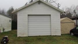 Powerwashing vinyl siding before